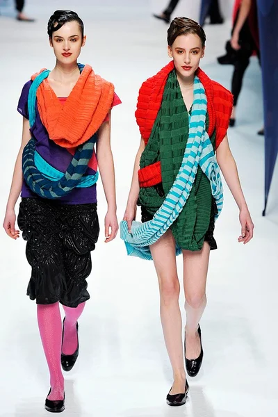 Look 5